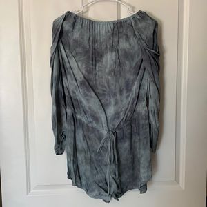 Planet Blue off the shoulder blue romper size M never worn. Brand new.